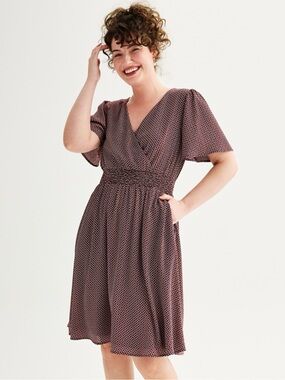DRAPER JAMES Printed V-Neck Smocked Waist Dress in Burgundy